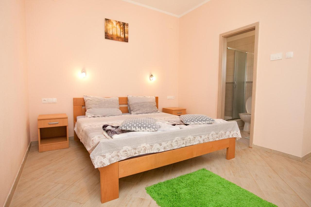 Apartmani Lea Stari Grad Kültér fotó