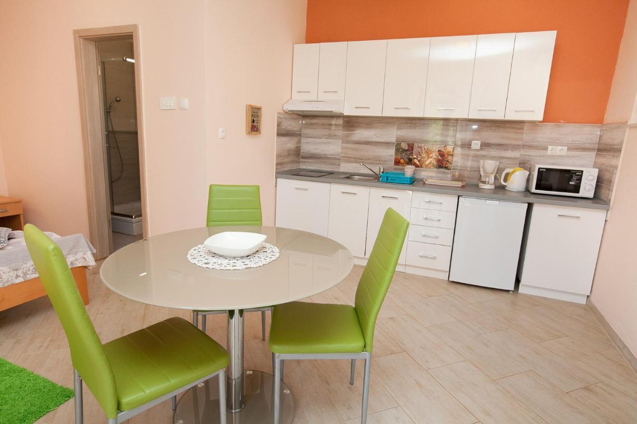 Apartmani Lea Stari Grad Kültér fotó