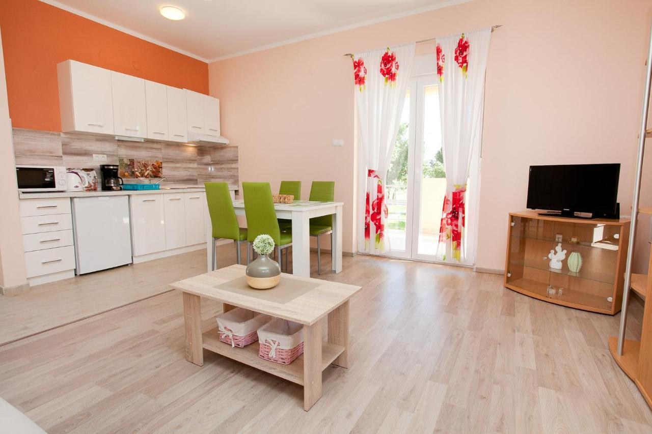 Apartmani Lea Stari Grad Kültér fotó