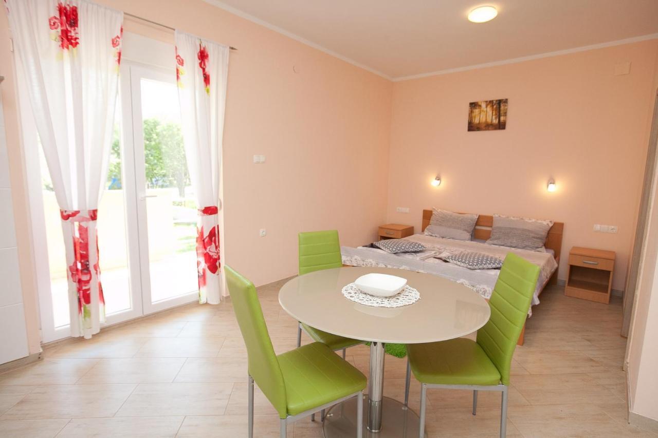 Apartmani Lea Stari Grad Kültér fotó