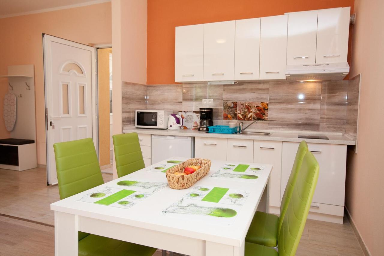 Apartmani Lea Stari Grad Kültér fotó